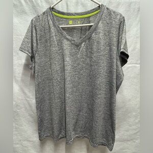 Xersion short sleeved V-neck shirt